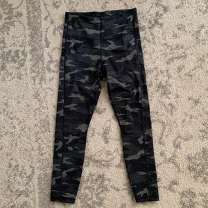 Never Worn Athleta Ultimate Camo 7/8 Tight